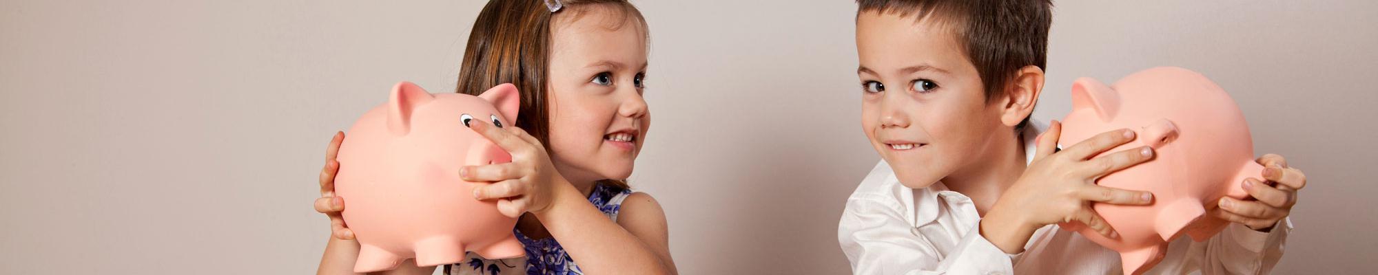 Hoe leert u uw kind goed omgaan met geld?